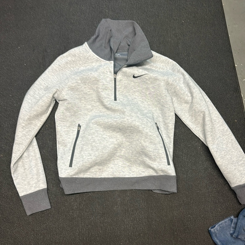 Nike golf pullover